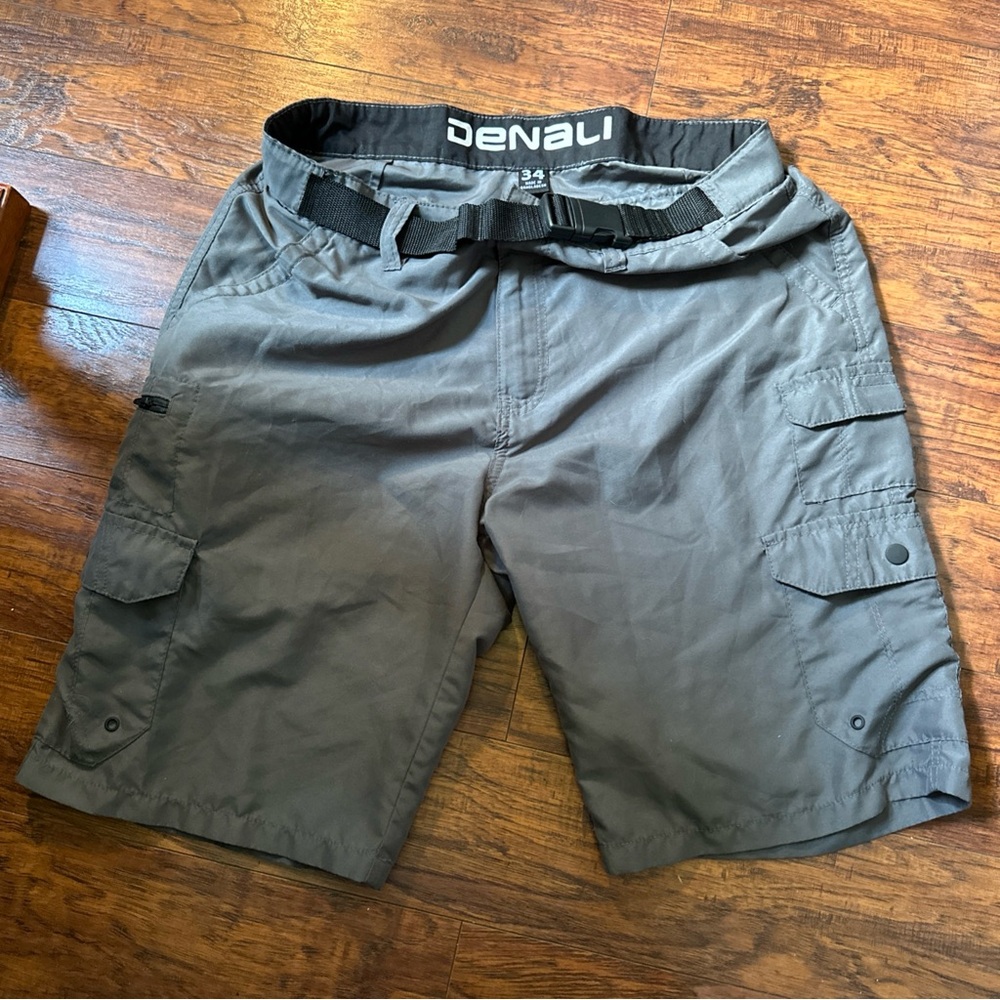 Gray Cargo Shorts with Relaxed Fit and Elastic Waistband